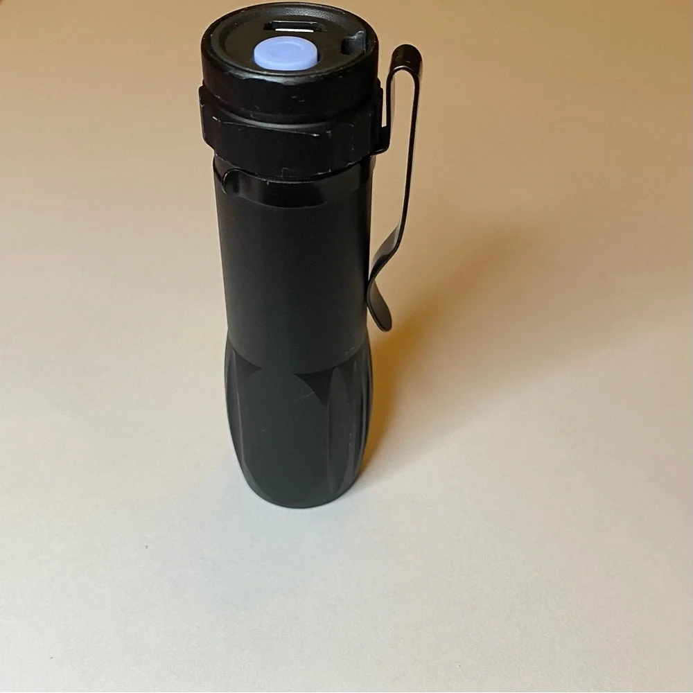 KunHe Rechargeable Pocket Flashlight - Picture 5 of 7